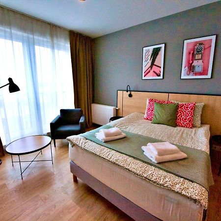 Bk Aparthotel Praga - National Stadium - Comfortable Apartment For 4 People Varsovia Exterior foto