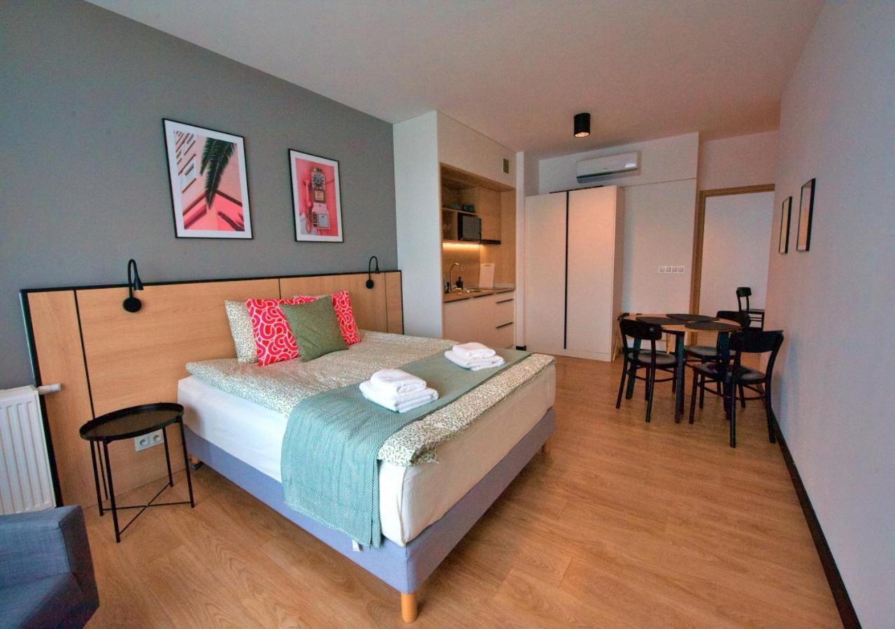 Bk Aparthotel Praga - National Stadium - Comfortable Apartment For 4 People Varsovia Exterior foto