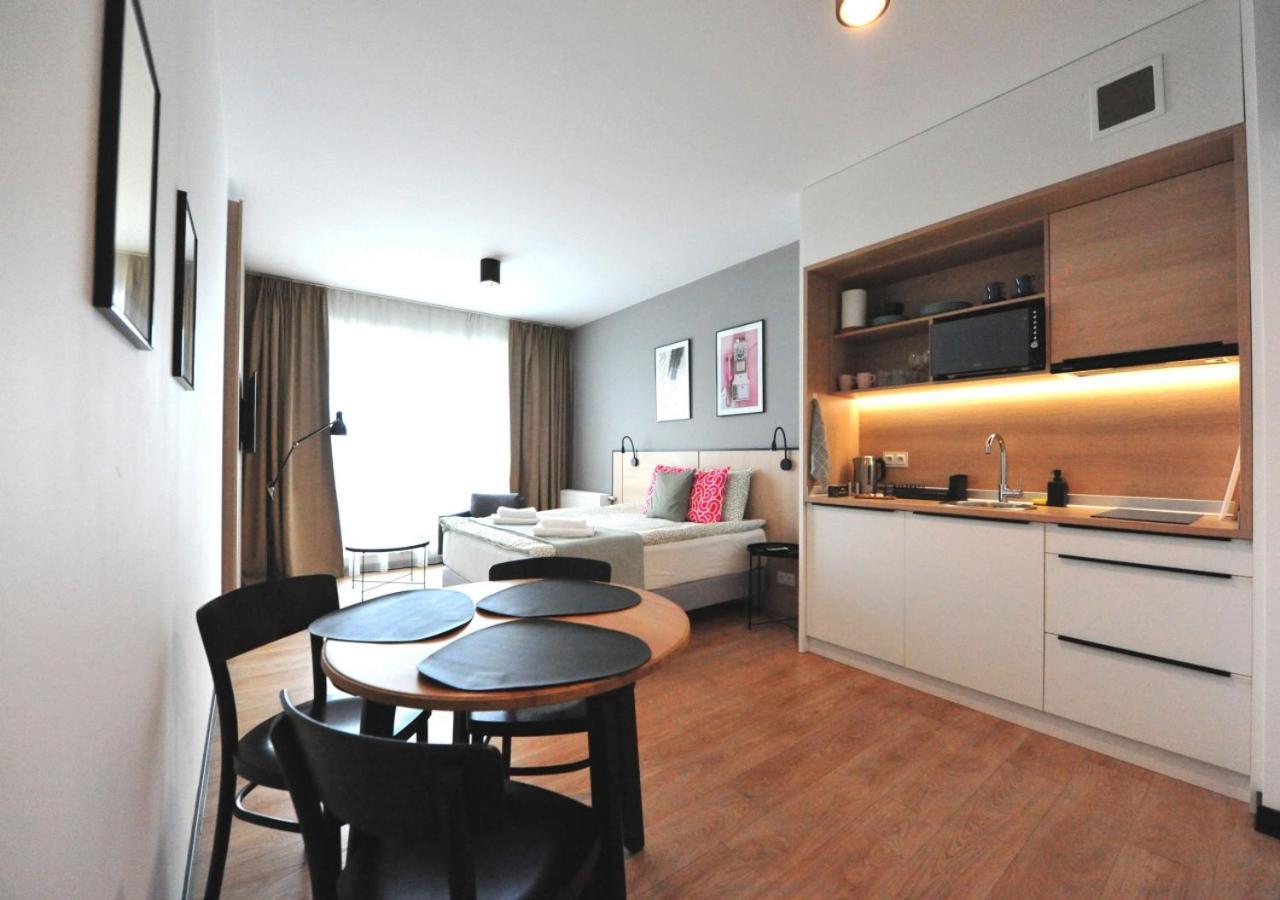 Bk Aparthotel Praga - National Stadium - Comfortable Apartment For 4 People Varsovia Exterior foto